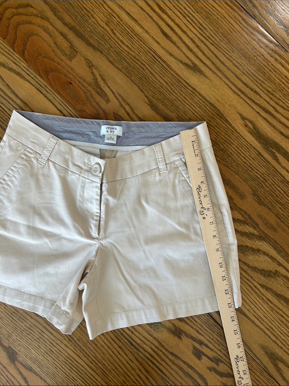 crown & ivy Caroline Light khaki Women's Chino Shorts - Picture 4 of 6